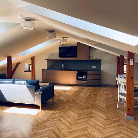 Roze Republikas Apartments Лиепая Экстерьер фото