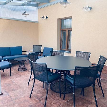 Roze Republikas Apartments Лиепая Экстерьер фото